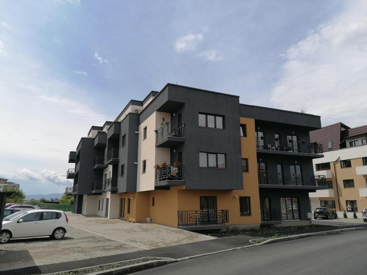 Ama Cu Terasa 50 Mp & Parcare * Brasov